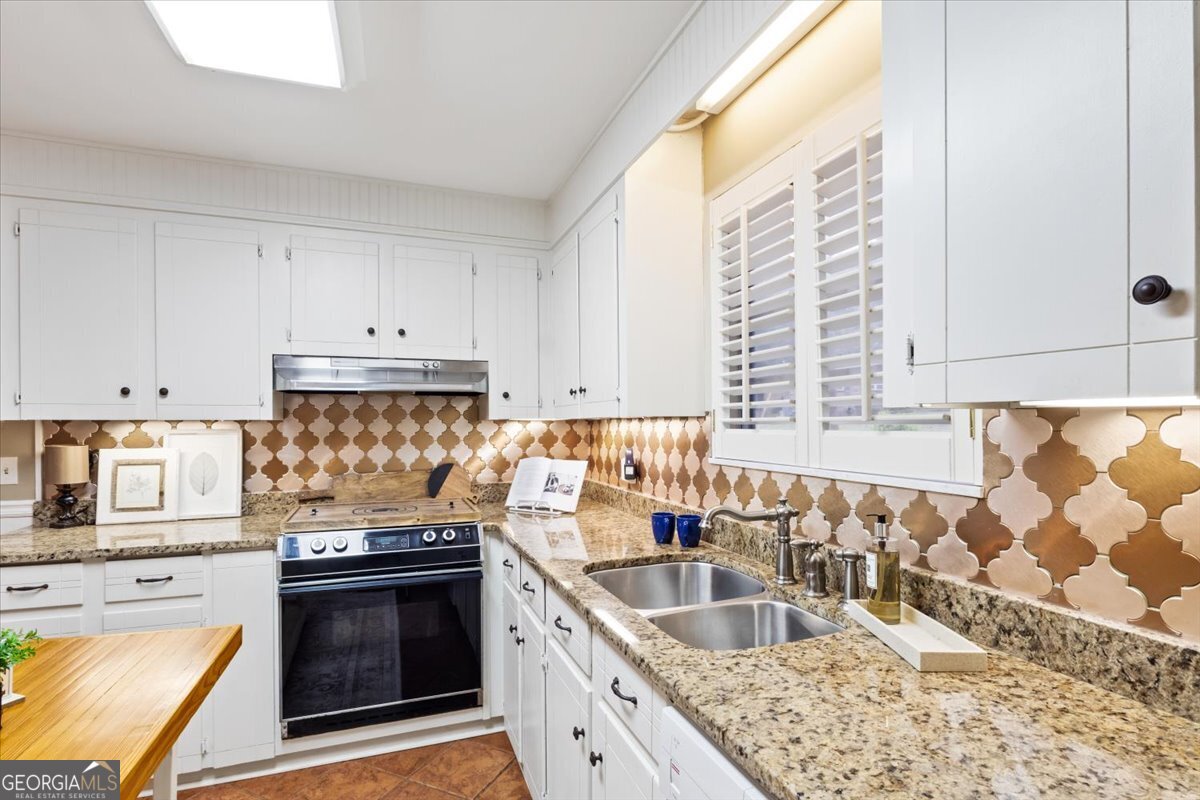 KAREN VILLAS - Residential