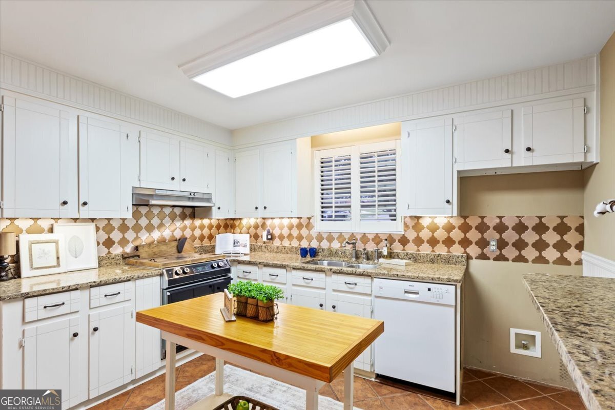 KAREN VILLAS - Residential