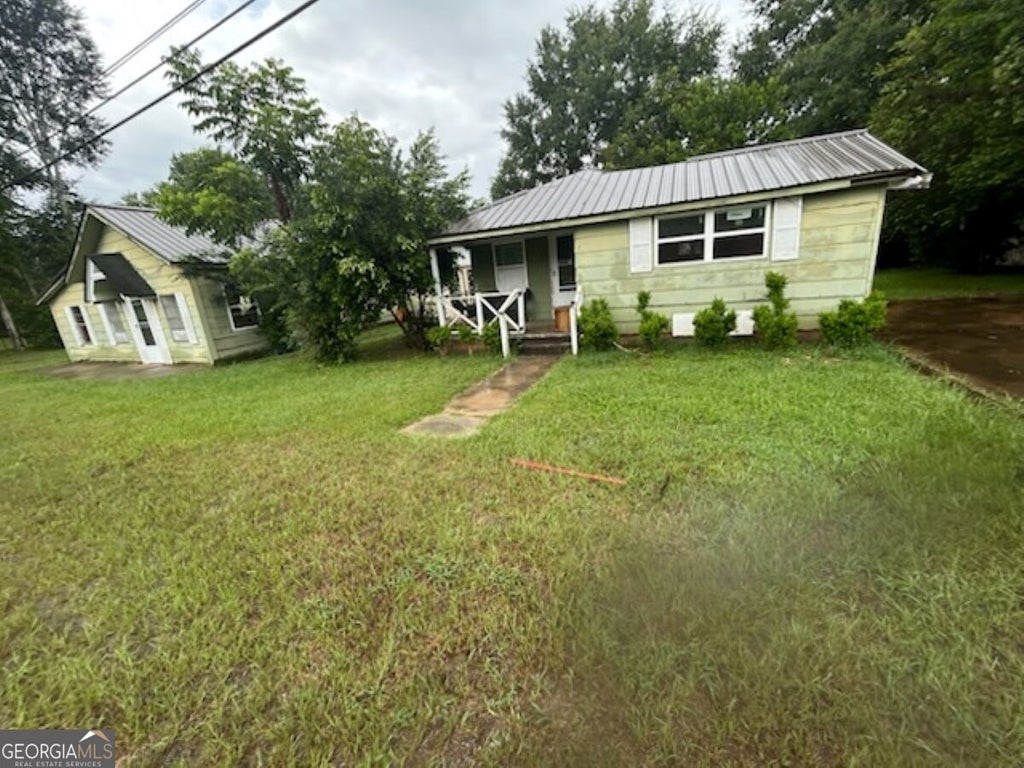 Photo of 990 S Main Street, Blakely, GA 39823 (MLS # 10846240)