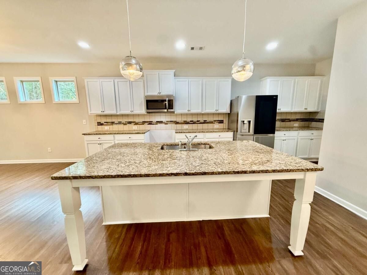 5190 Amberland SQ