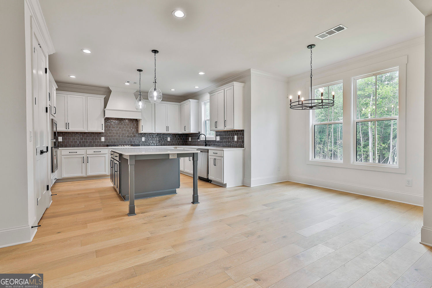 Fayetteville, Georgia 30215, United States, 5 Bedrooms Bedrooms, ,4 BathroomsBathrooms,Residential,Active,39420