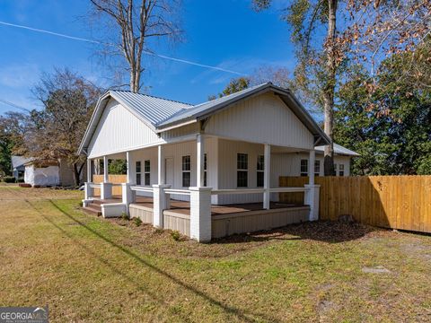 A home in Blackshear