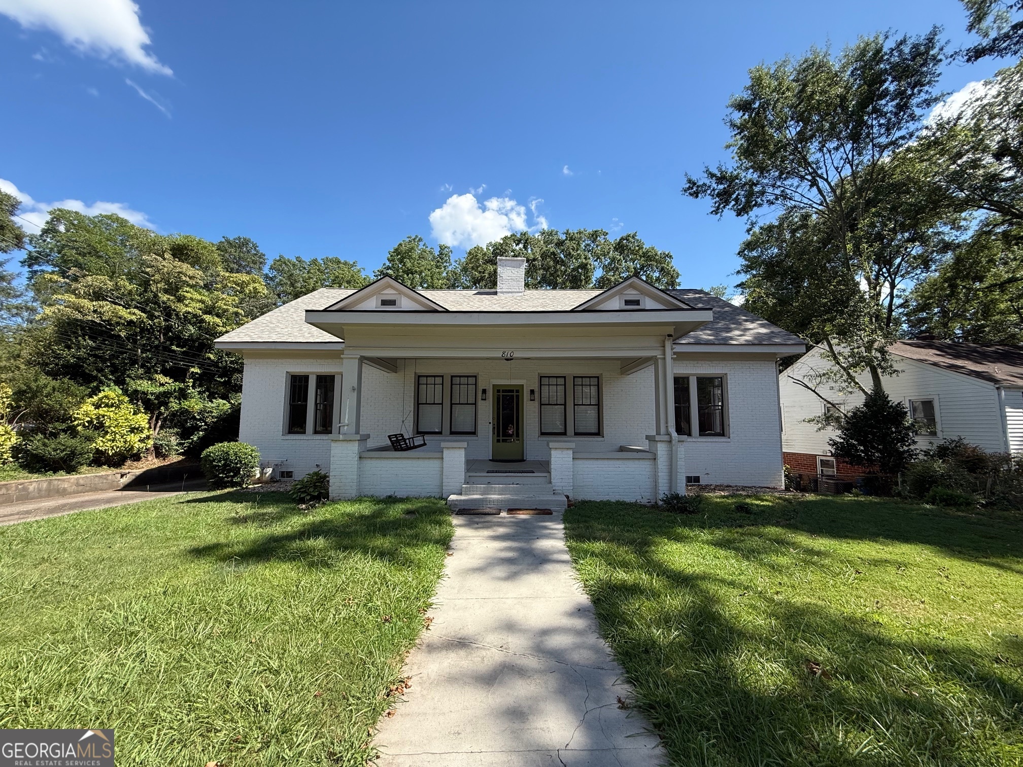 Charming 2nd Floor Walk-Up Near University - Prime Location! Now available - a bright and inviting 2-bedroom, 1-bathroom apartment featuring beautiful original hardwood floors and loads of character! This well-maintained unit includes a refrigerator and stackable washer and dryer for your convenience. Enjoy a spacious layout with ample natural light, perfect for students, professionals, or anyone seeking a comfortable and convenient lifestyle. Located just minutes from the university, top medical centers, shopping, and a wide selection of restaurants, this home offers unbeatable access to everything you need.