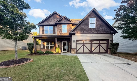 Photo of 320 CLIFFHAVEN CIR, newnan, GA 30263 (MLS # 10873599)