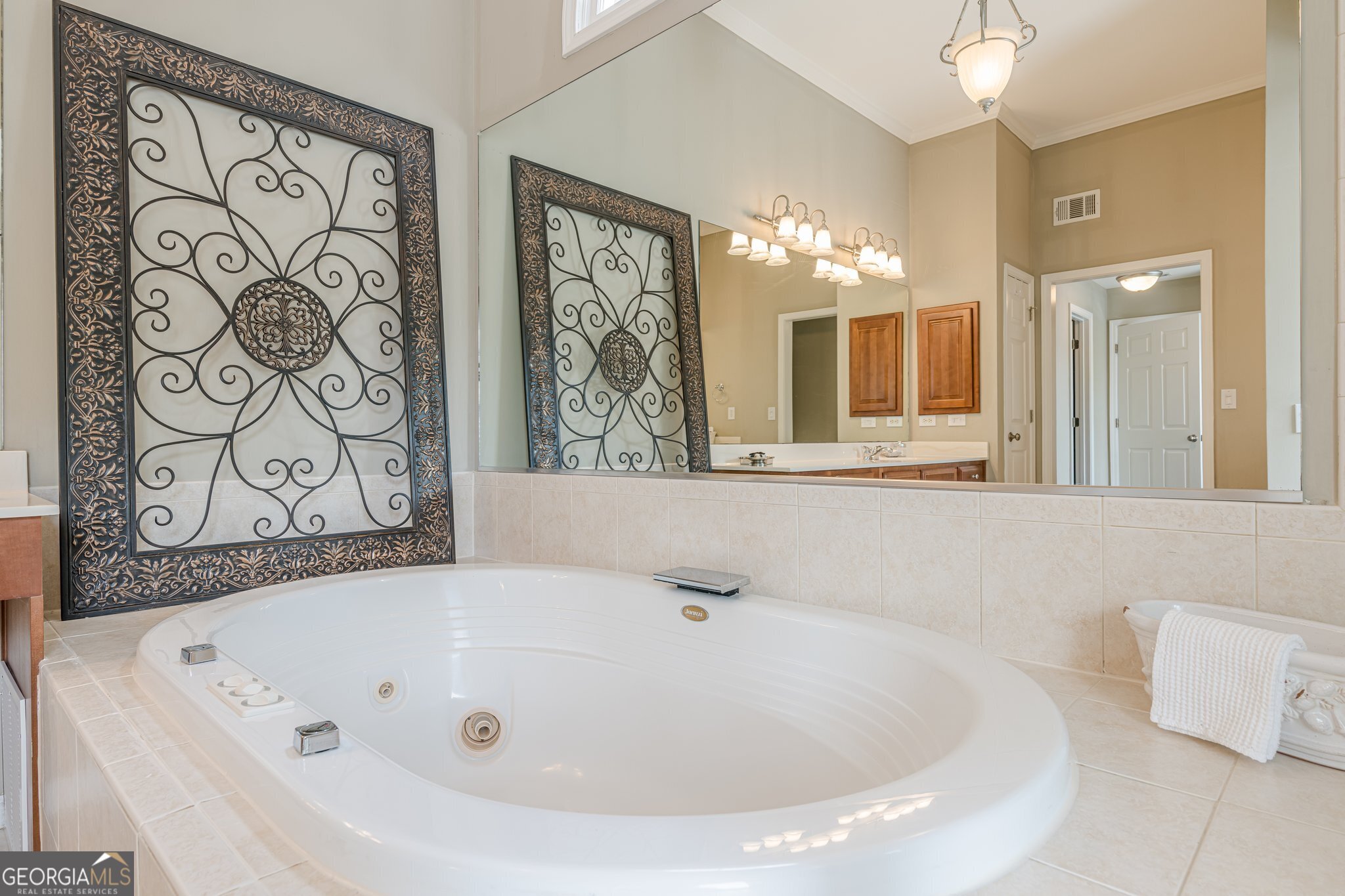 Roswell, Georgia 30075, United States, 4 Bedrooms Bedrooms, ,4 BathroomsBathrooms,Residential,Active,156341