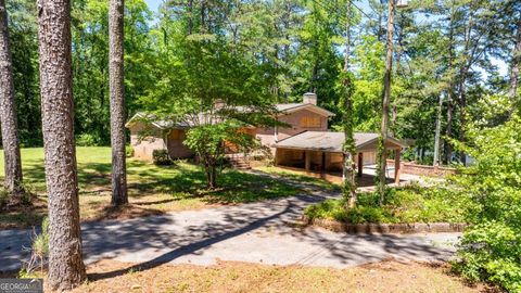 Photo of 8 Canterbury Drive, Newnan, GA 30263 (MLS # 10559121)