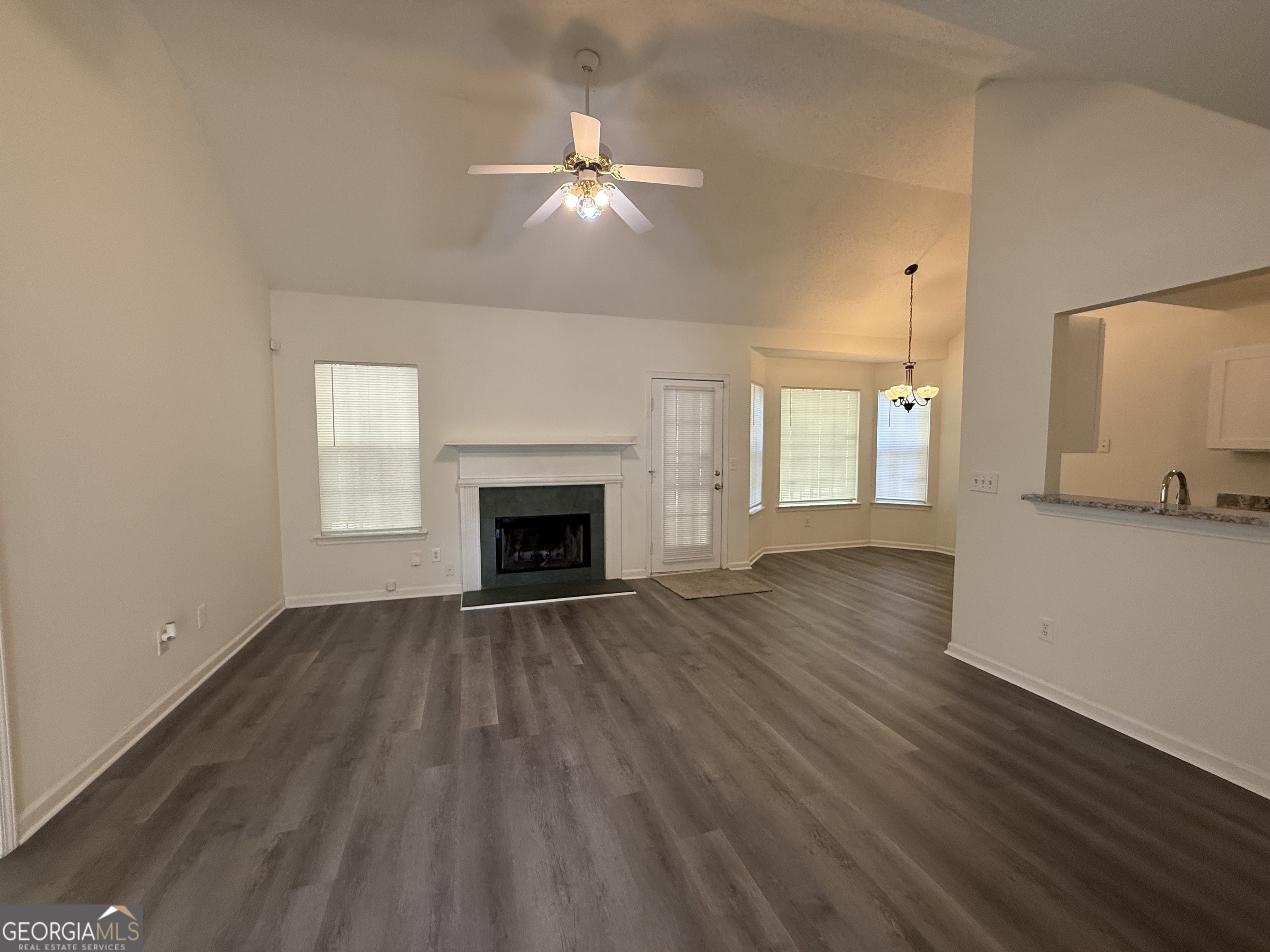 5689 ISLEWORTH WAY