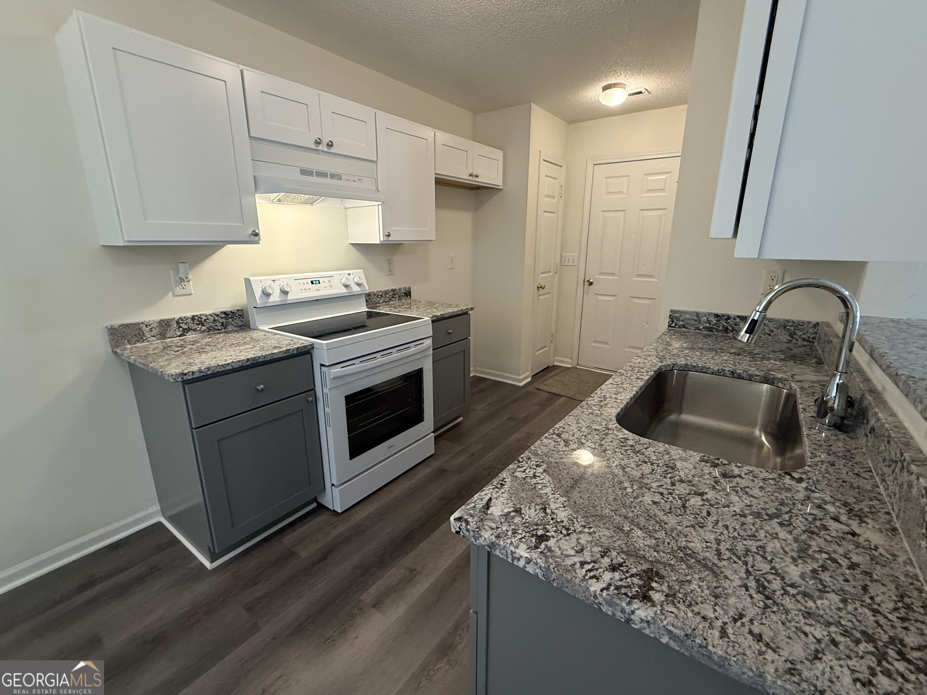 5689 ISLEWORTH WAY