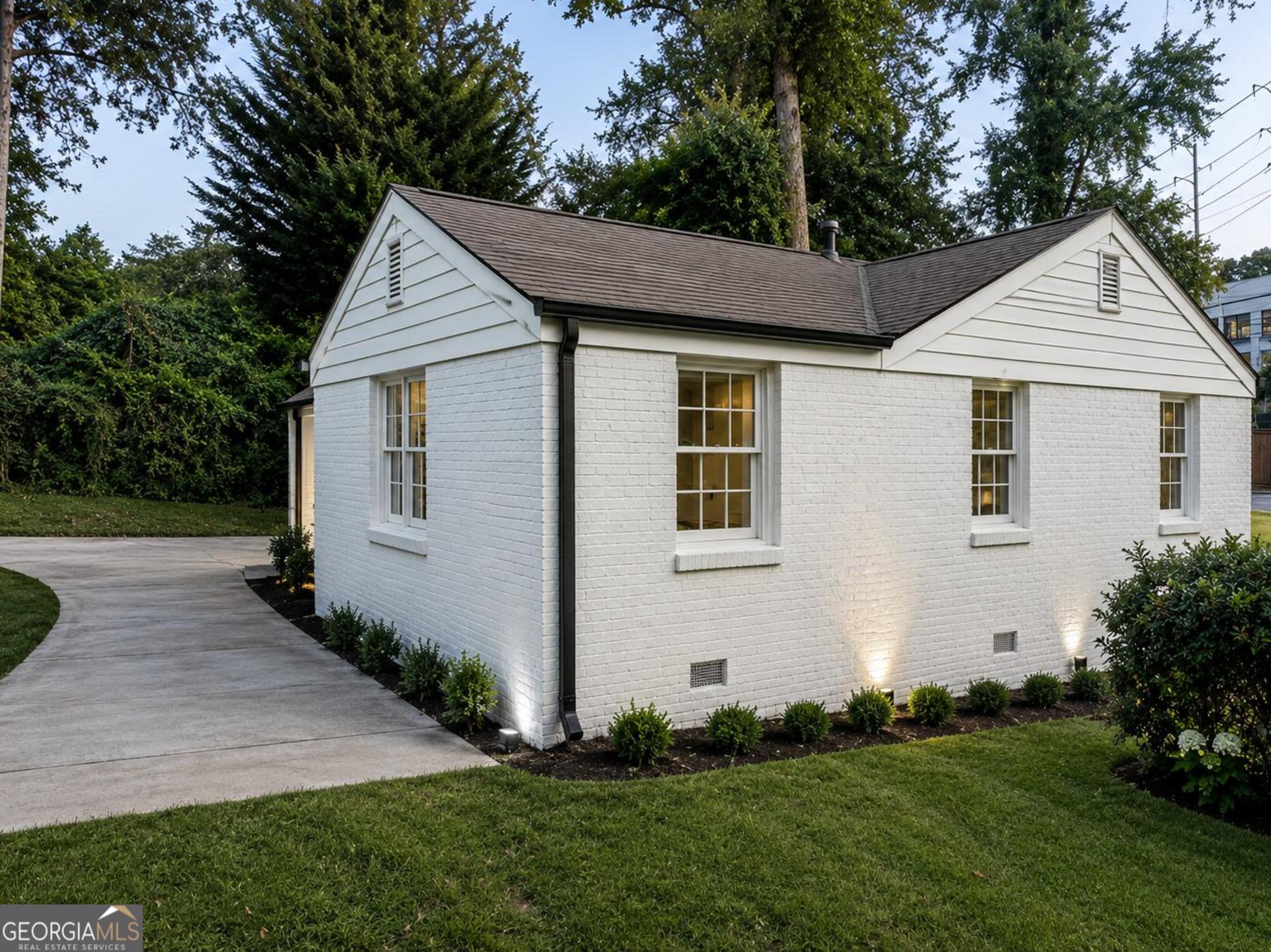 2742 Alpine RD NE