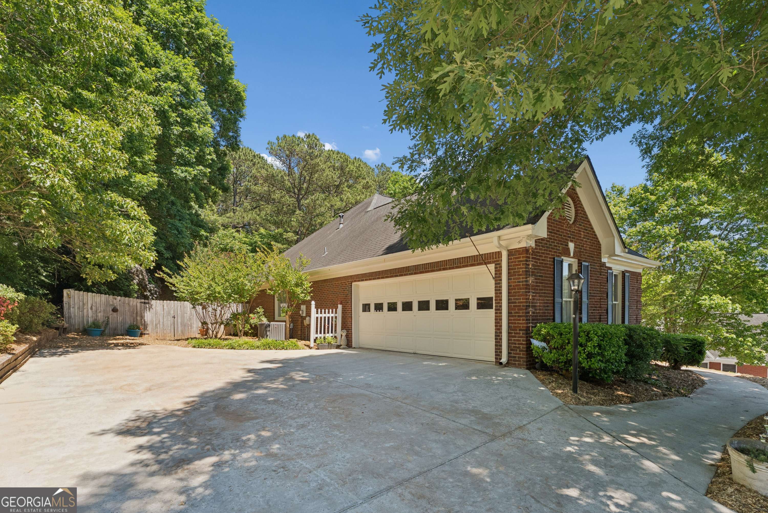 850 Ivy Ridge DR