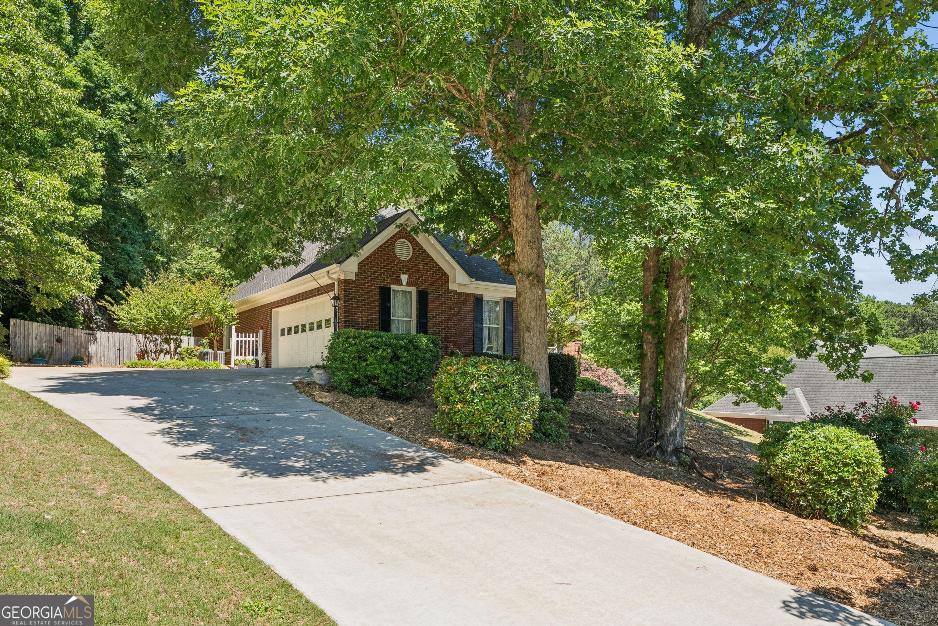 850 Ivy Ridge DR