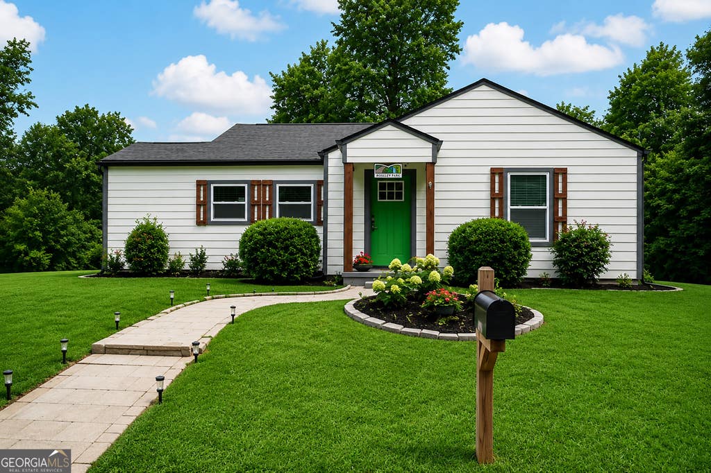 Photo of 210 Chicamauga Avenue SW, Atlanta, GA 30314 (MLS # 10782720)
