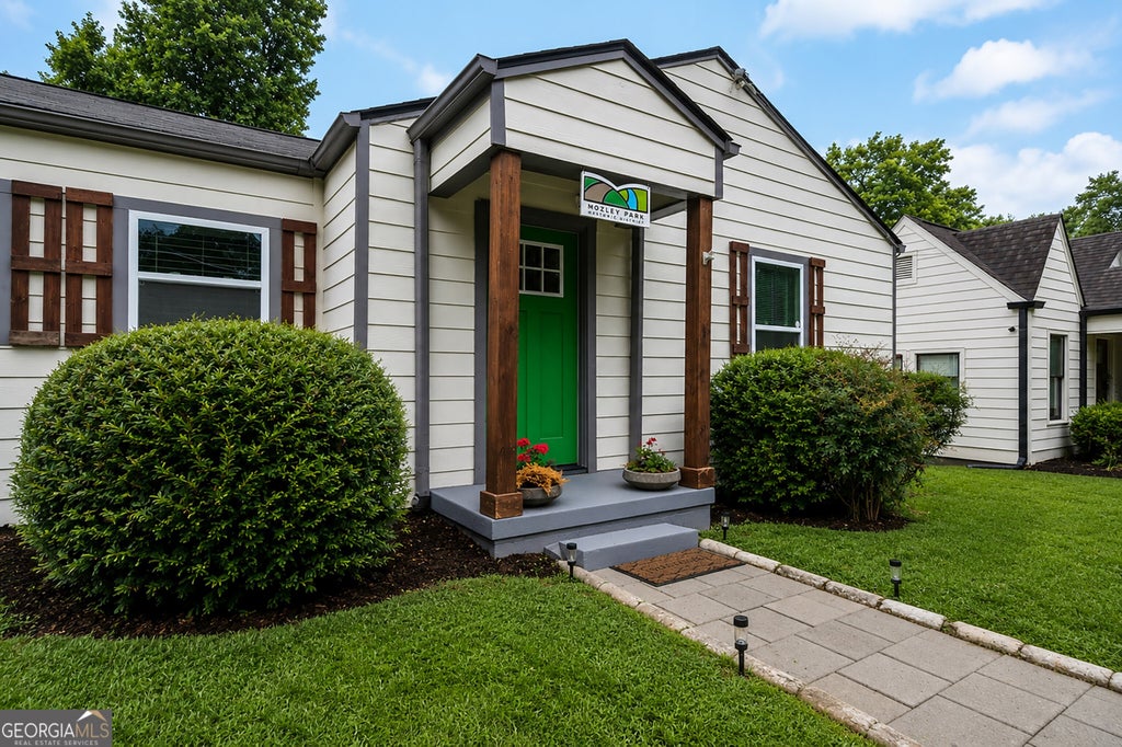 Photo of 210 Chicamauga Avenue SW, Atlanta, GA 30314 (MLS # 10782720)