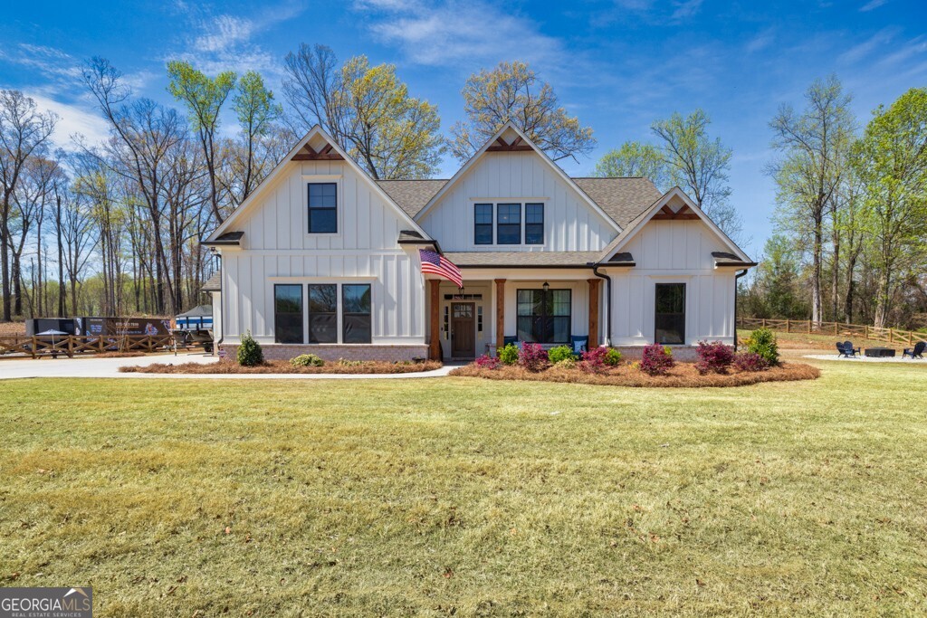 567 Storey LN