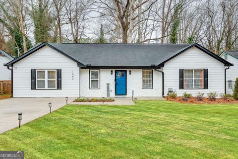 Photo of 1343 Willow Trail SW, Atlanta, GA 30311 (MLS # 10675909)