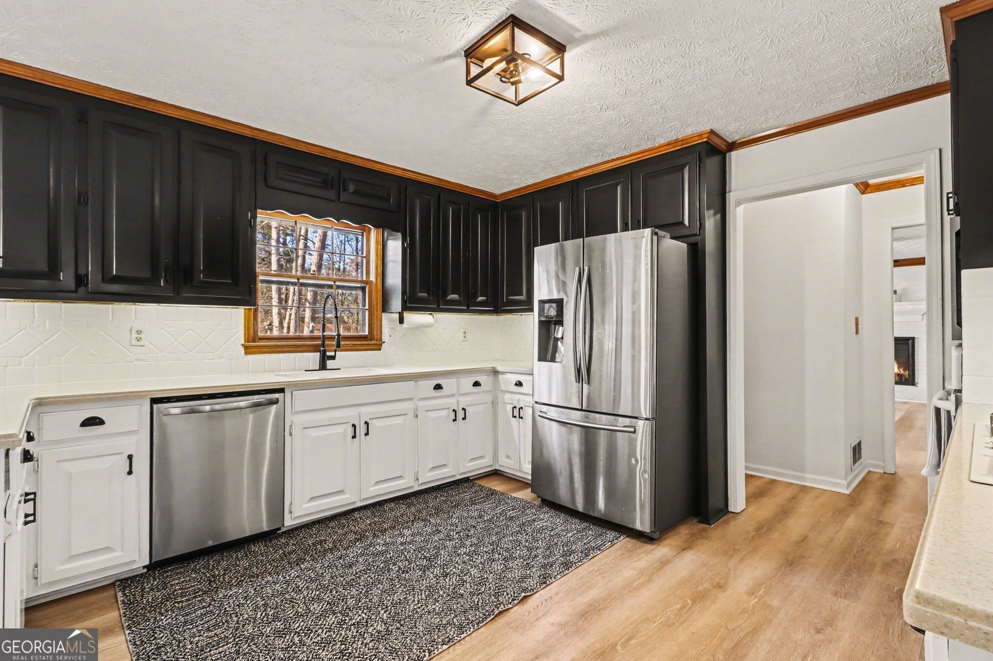 393 Westminister LN SW