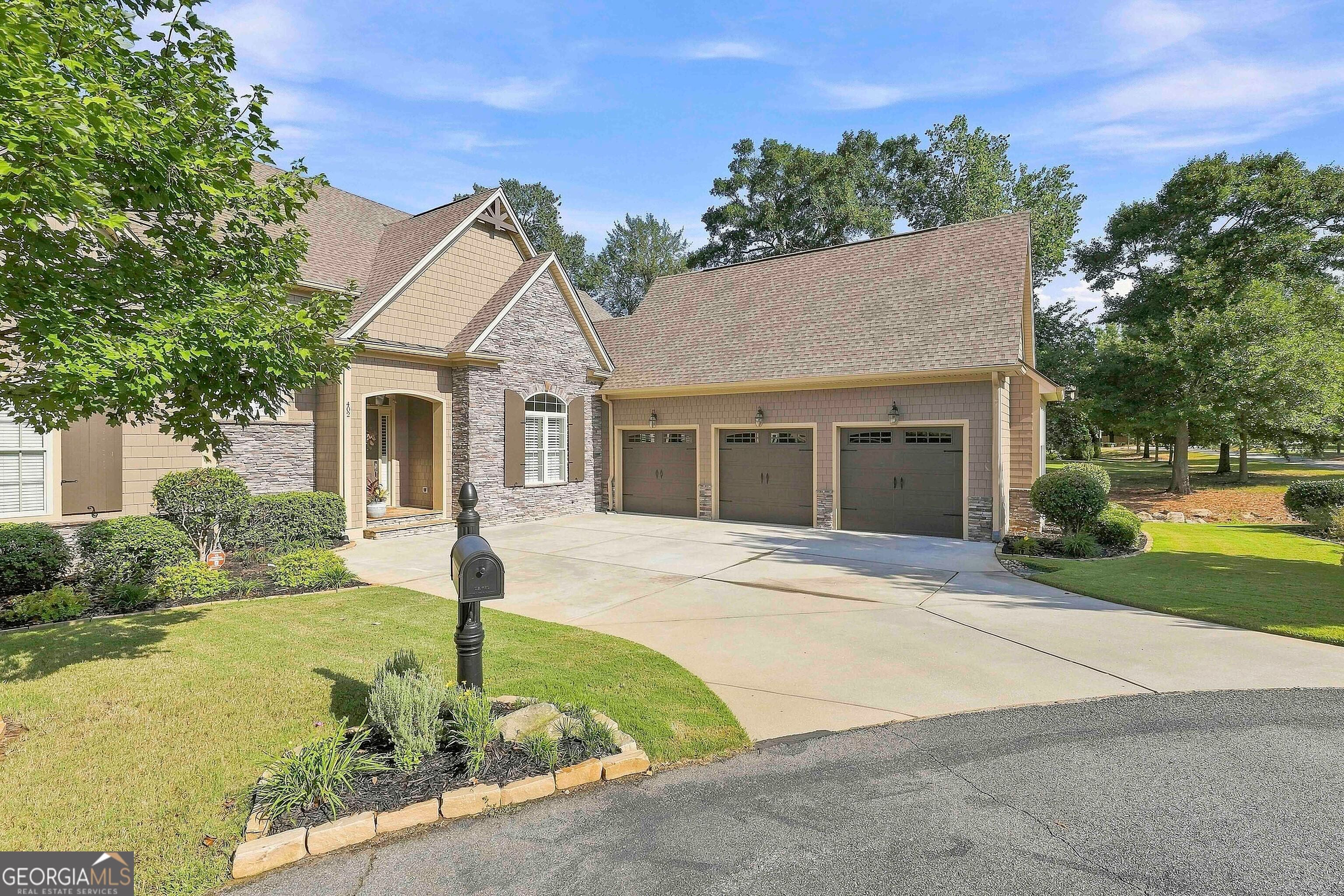 402 Vanderbilt PKWY