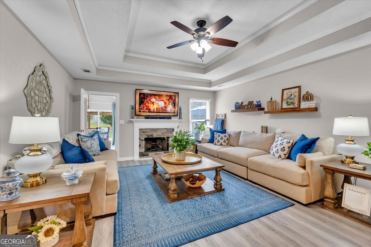 3385 Hudson LN