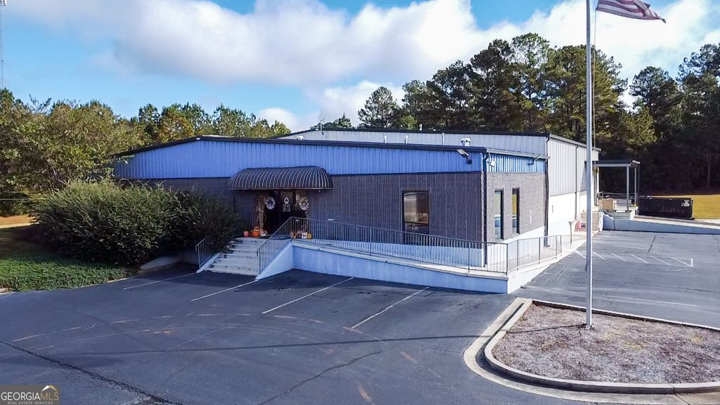 Photo of 282 Veterans Parkway, Barnesville, GA 30204 (MLS # 10637082)