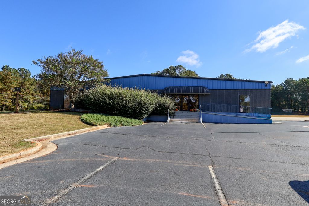 Photo of 282 Veterans Parkway, Barnesville, GA 30204 (MLS # 10637082)