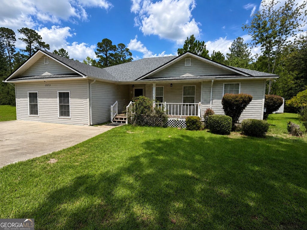 Photo of 1323 N Grossman Drive, Vidalia, GA 30474 (MLS # 10824791)