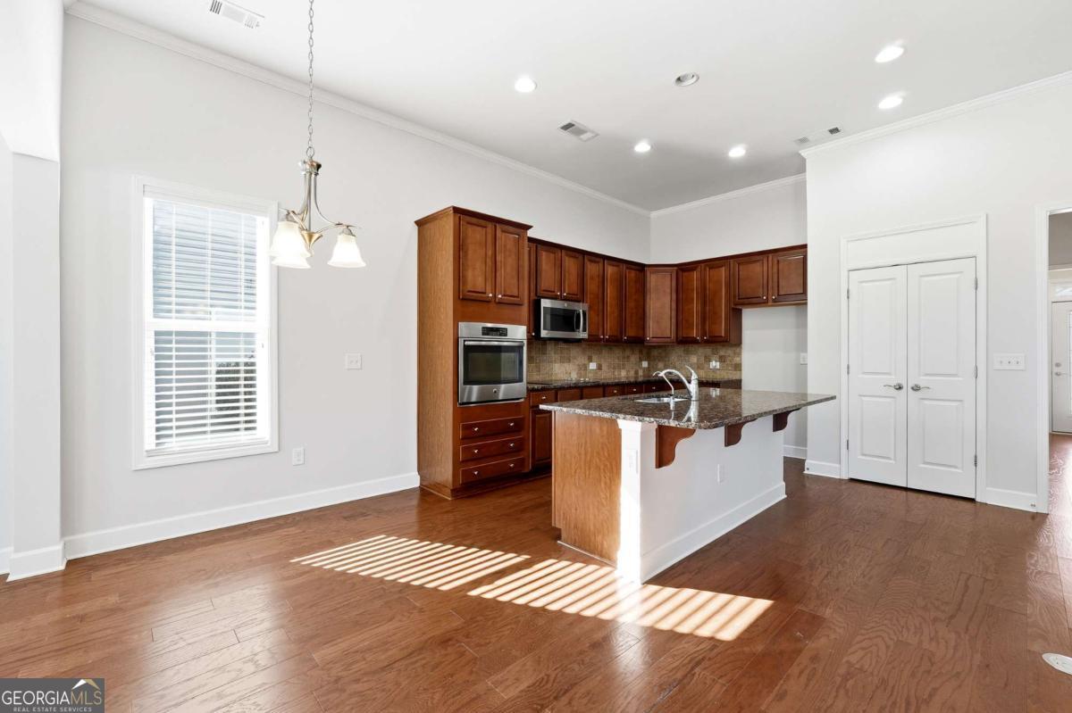 3751 Golden Leaf PT SW