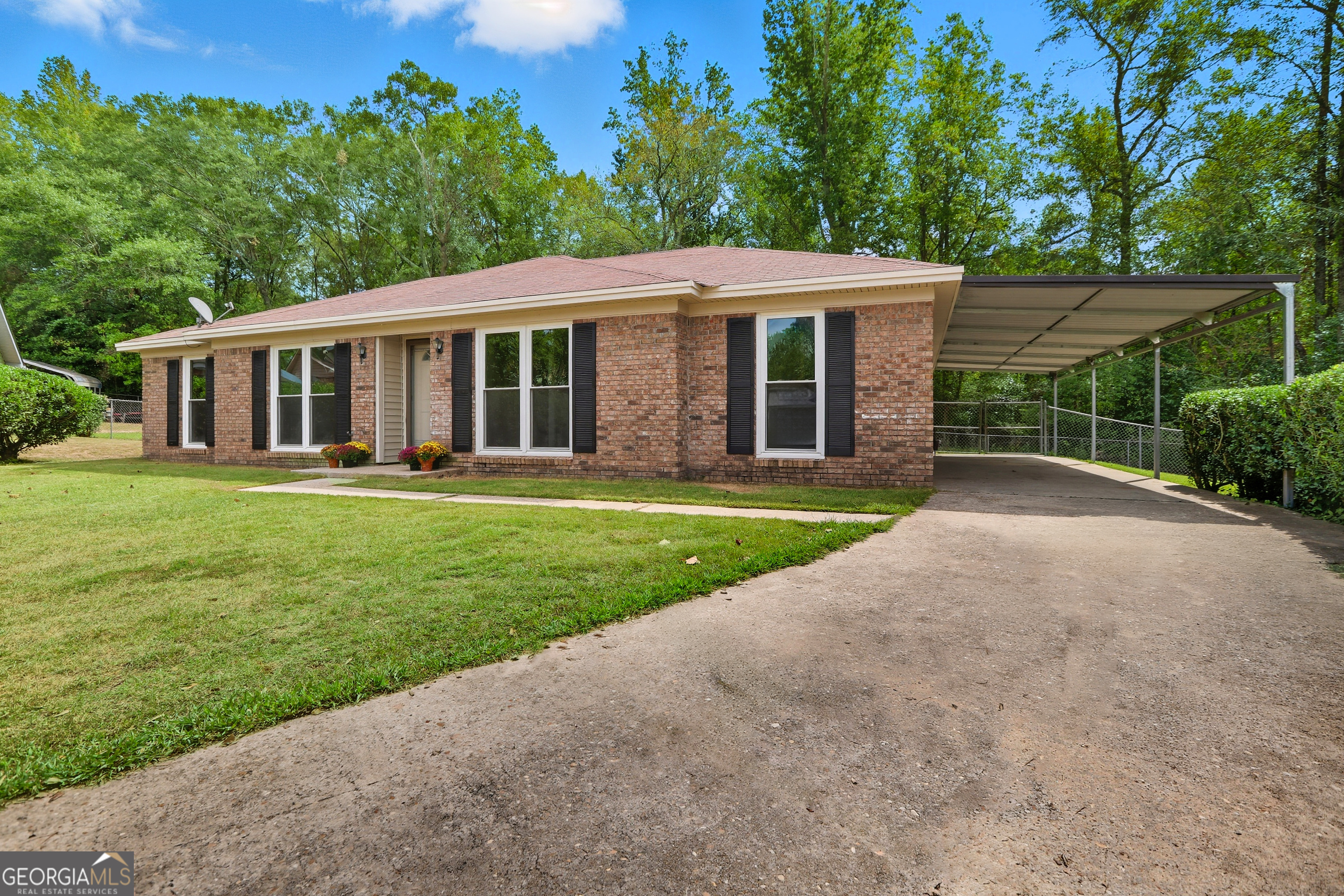 2501 White Chapel DR