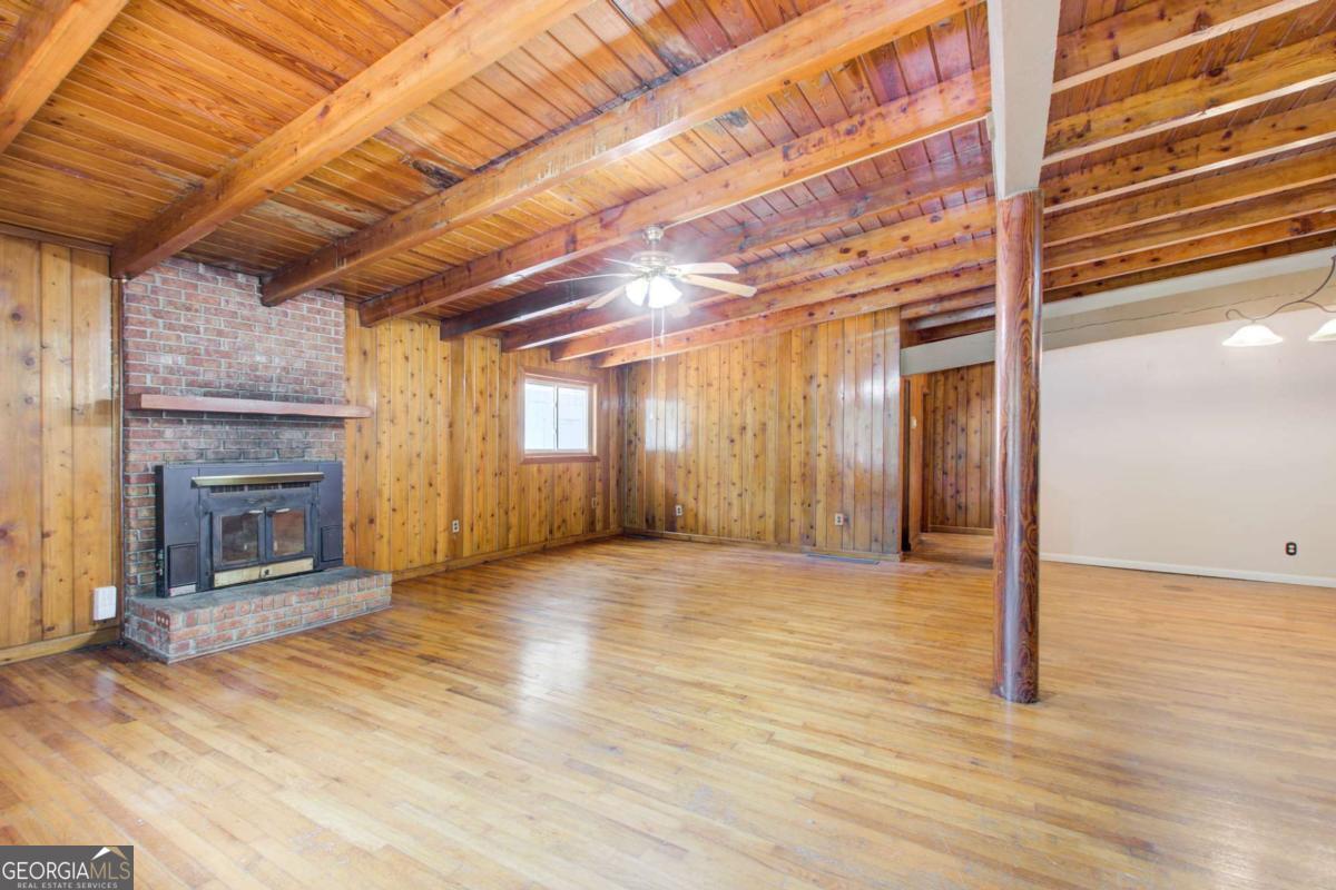 504 N Little Victoria RD