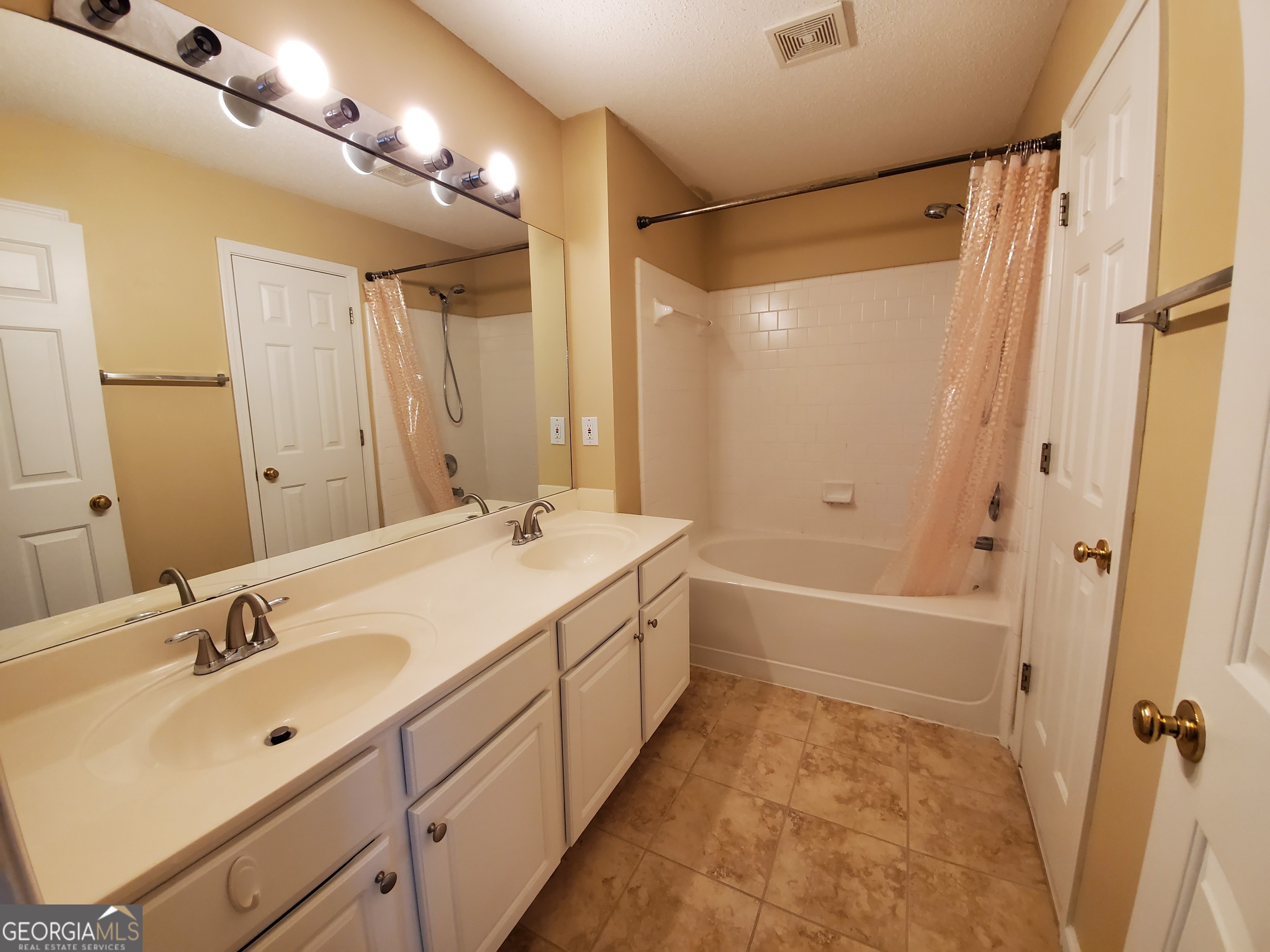 Regency at Northpoint - Residential Lease