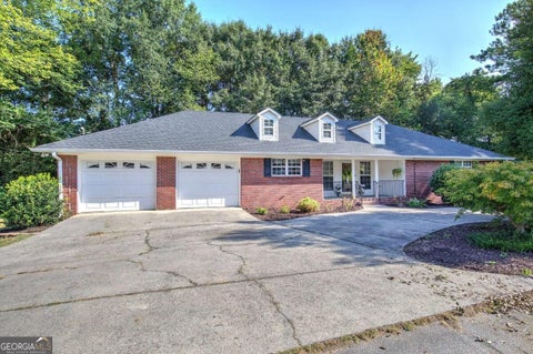 Photo of 912 Greenbriar Avenue, Cartersville, GA 30120 (MLS # 10841078)