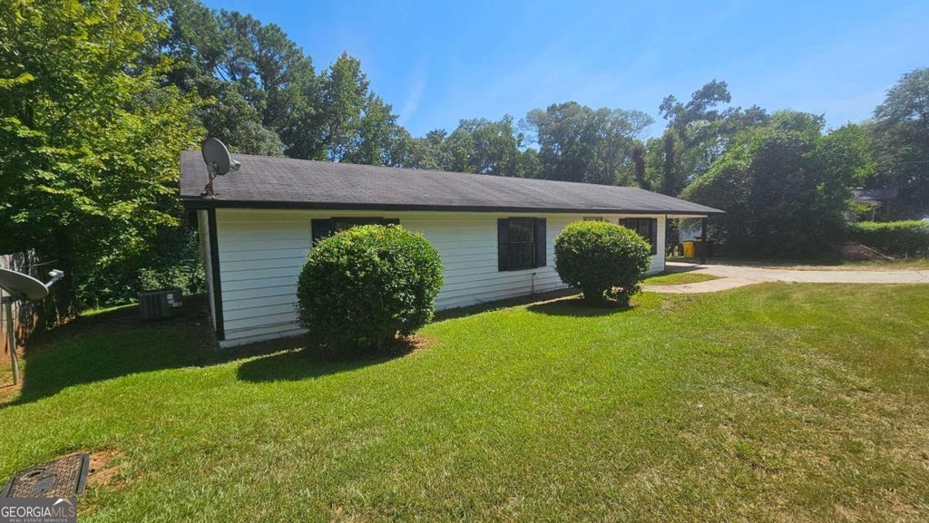 Photo of 474 W Main Street, Forsyth, GA 31029 (MLS # 10826661)