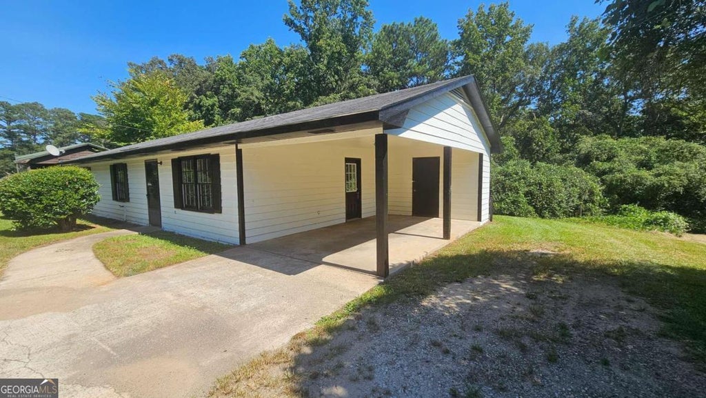 Photo of 474 W Main Street, Forsyth, GA 31029 (MLS # 10826661)