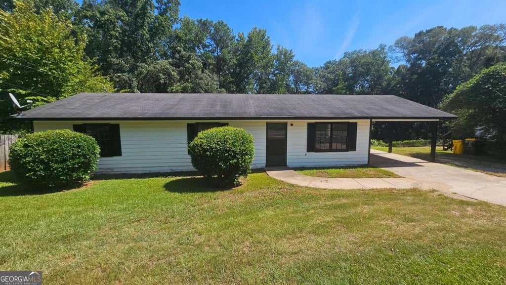 Photo of 474 W Main Street, Forsyth, GA 31029 (MLS # 10826661)