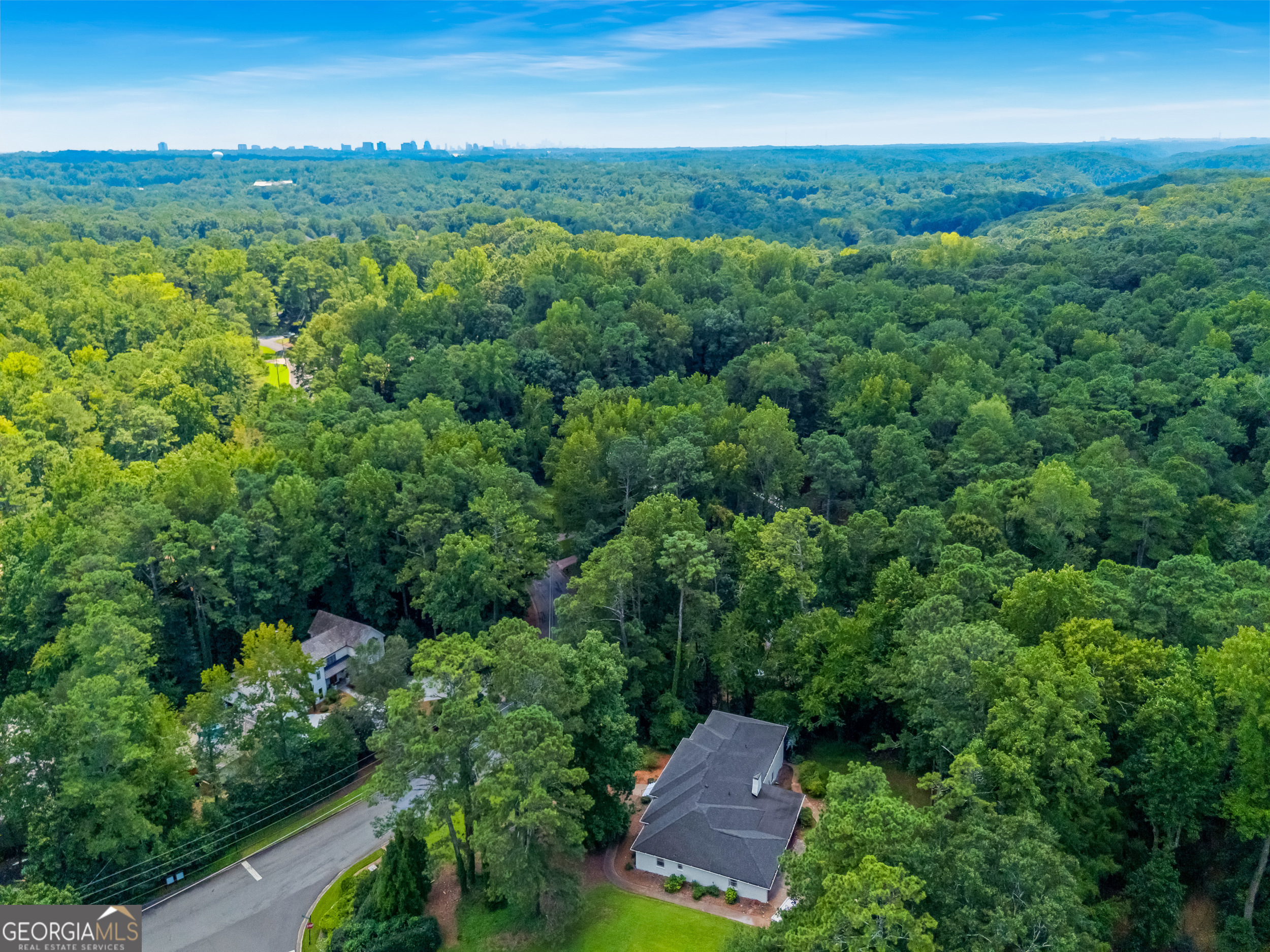 1080 Huntcliff NE