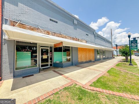 Photo of 729 Cotton Ave, Millen, GA 30442 (MLS # 10653858)