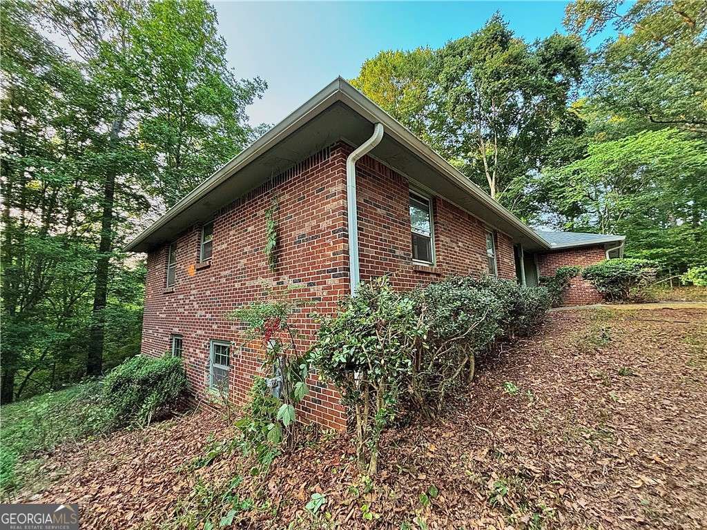 1512 PINE CIR