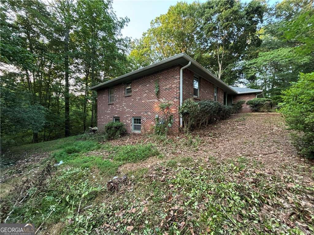 1512 PINE CIR
