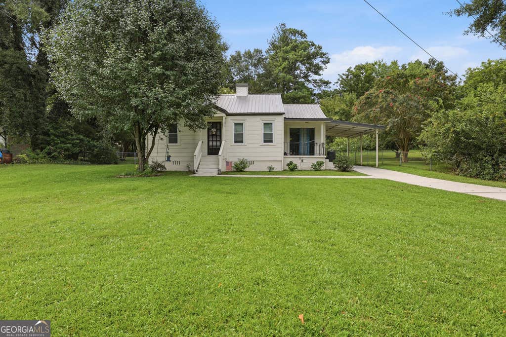 Photo of 119 Parkway Drive, Toccoa, GA 30577 (MLS # 10832913)