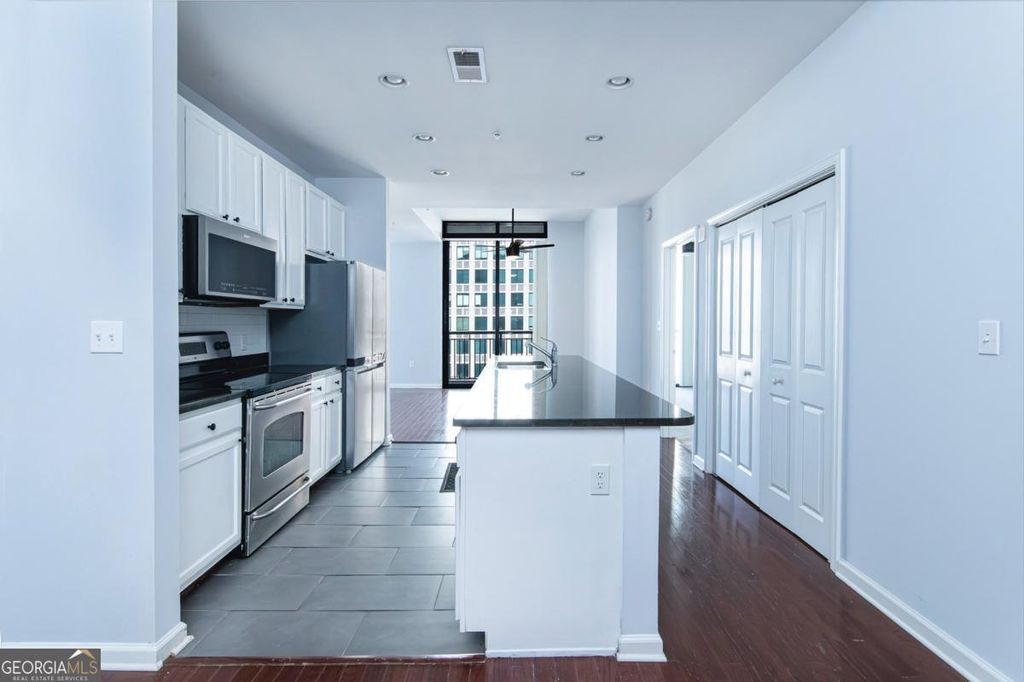 Photo of 3040 Peachtree Road #1501, Atlanta, GA 30305 (MLS # 10688946)