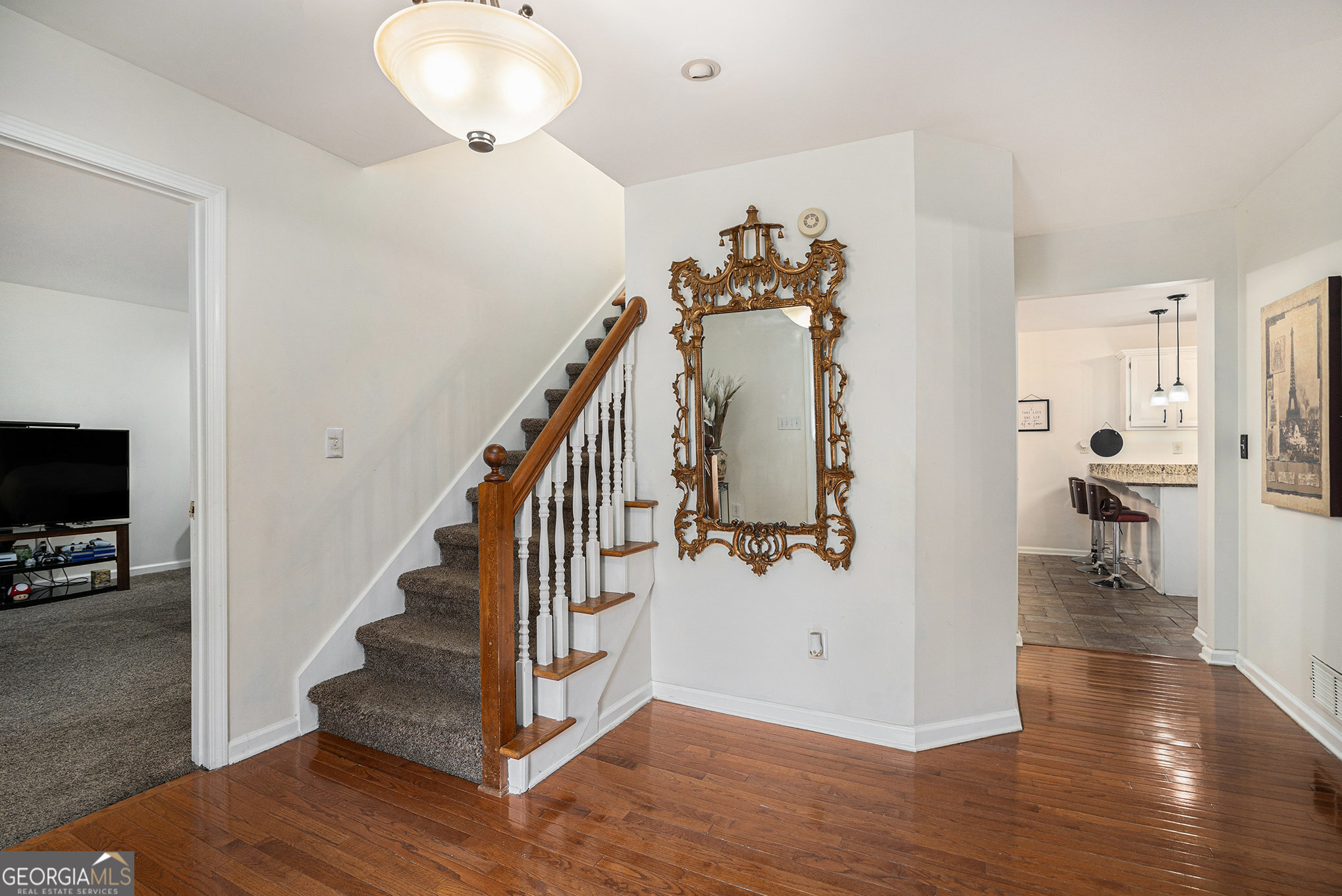 327 Swan DR