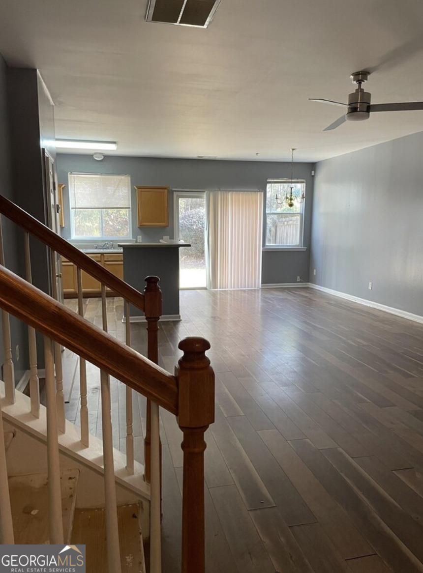 106 NE Ellis DR 106