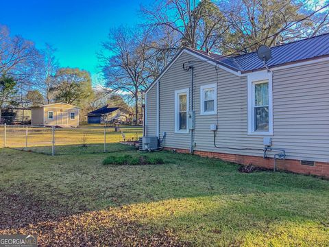 A home in Thomaston