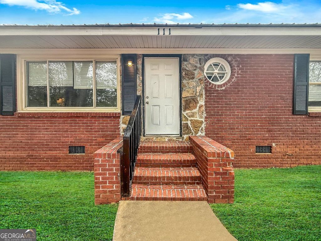 Photo of 111 Wisconsin Avenue, Warner Robins, GA 31093 (MLS # 10661055)