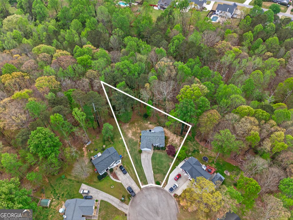 Photo of 3962 Edgebrook Drive, Flowery Branch, GA 30542 (MLS # 10725491)