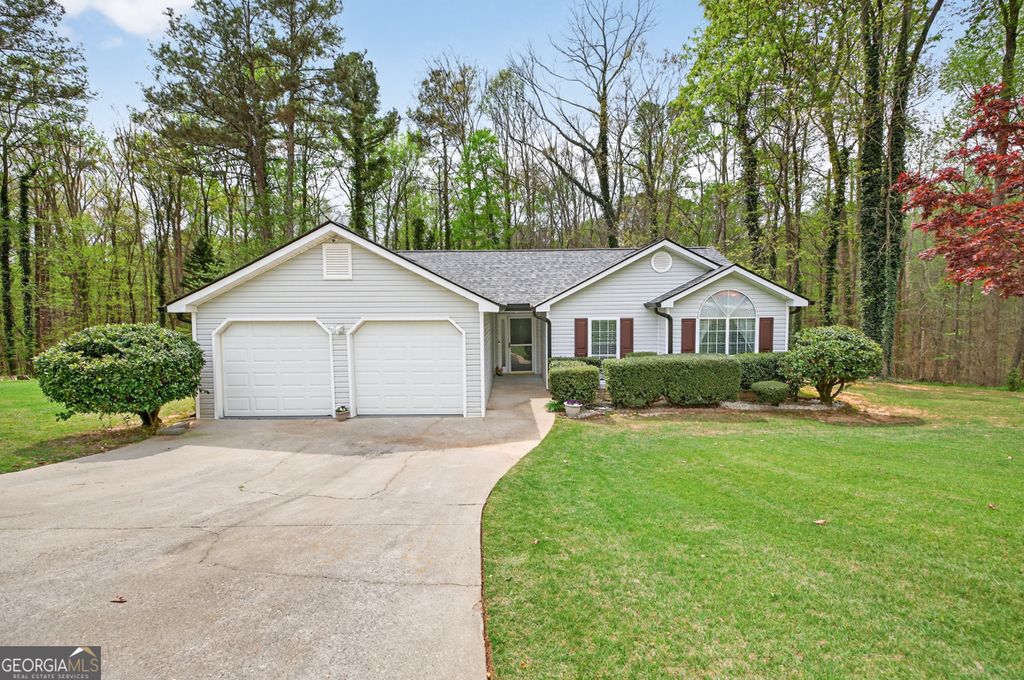 Photo of 3962 Edgebrook Drive, Flowery Branch, GA 30542 (MLS # 10725491)