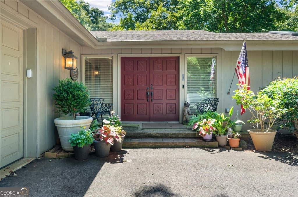 Photo of 7865 Robin Road, Cumming, GA 30041 (MLS # 10833561)
