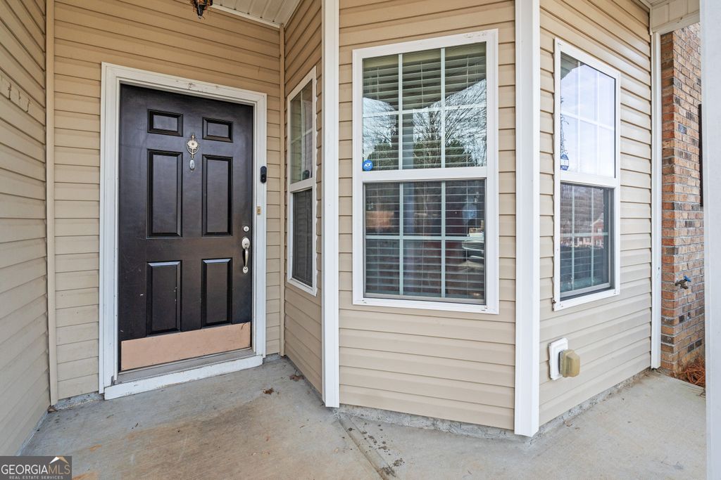 Photo of 141 Mill Pond Xing #L3, Carrollton, GA 30116 (MLS # 10657727)