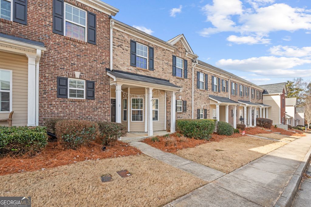 Photo of 141 Mill Pond Xing #L3, Carrollton, GA 30116 (MLS # 10657727)