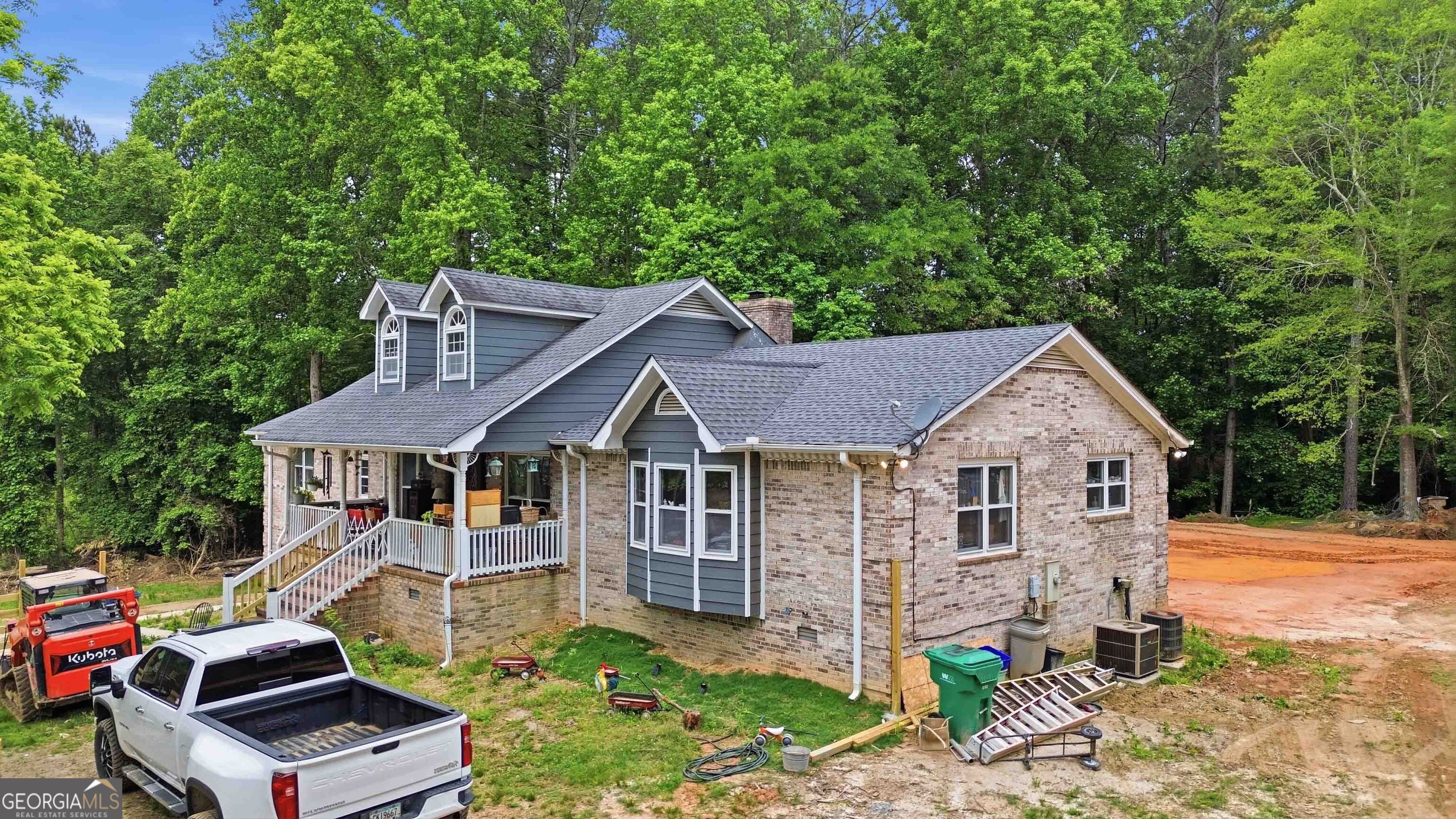 1089 Mitchell DR