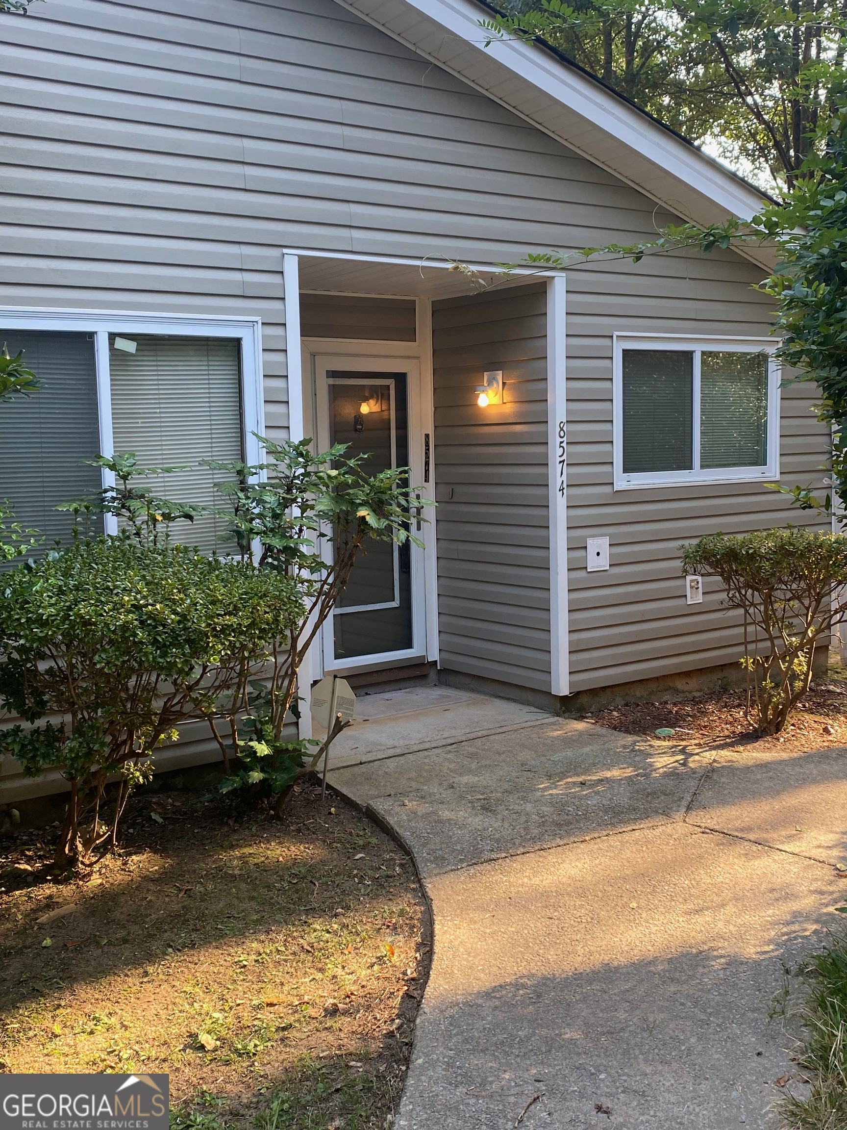 CALLING ALL INVESTORS! Nice, end-unit condo is priced to sell. The roof and HVAC are less than two years old. Needs updating and your tender loving care. Increase your portfolio with this great rental investment or first-time homeowner opportunity. Close to schools, shopping, public transportation, and Fayette Pavilion. Easy access to Hartsfield-Jackson Airport and Downtown Atlanta.